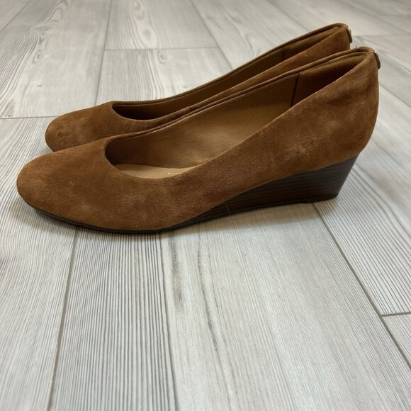 Clarks Vendra Bloom Brown Suede Wedge Heels Women's 10 Career Office Academia - Picture 1 of 8